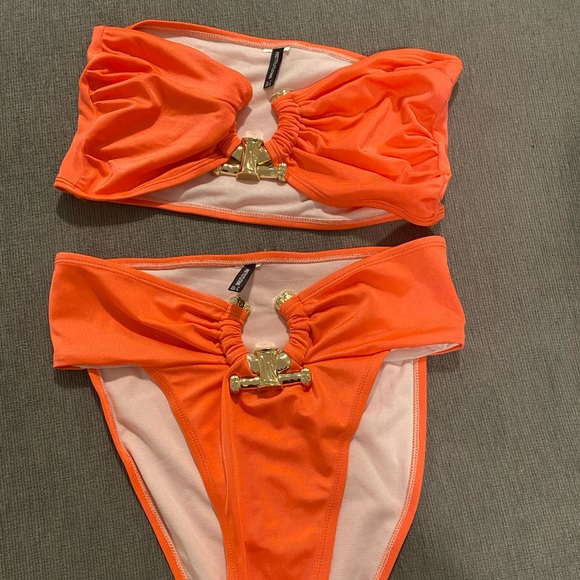 Coral Bikini set - Picture 2 of 3